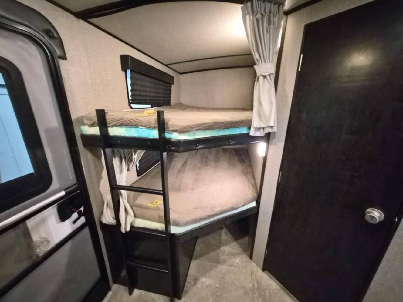 A photo of this 2019 Grand Design Imagine 2800BH