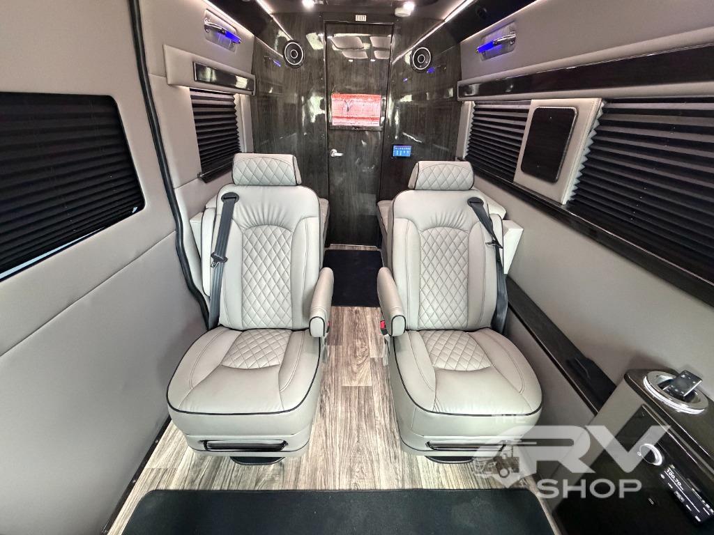 2025 Midwest Automotive Designs Luxe Cruiser D4 170 D4 in baton rouge LA