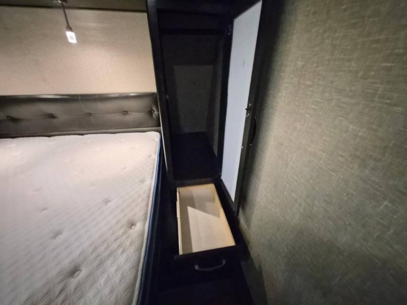 A photo of this 2019 Grand Design Imagine 2800BH