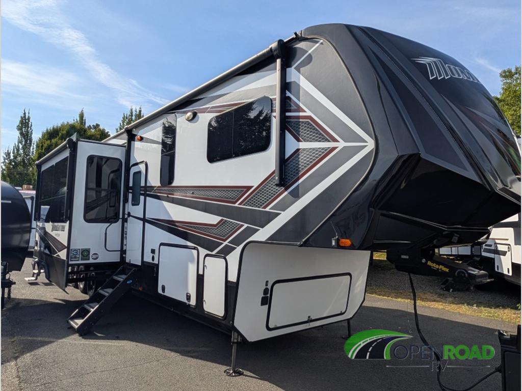 2019 Grand Design Momentum 397TH in monroe WA