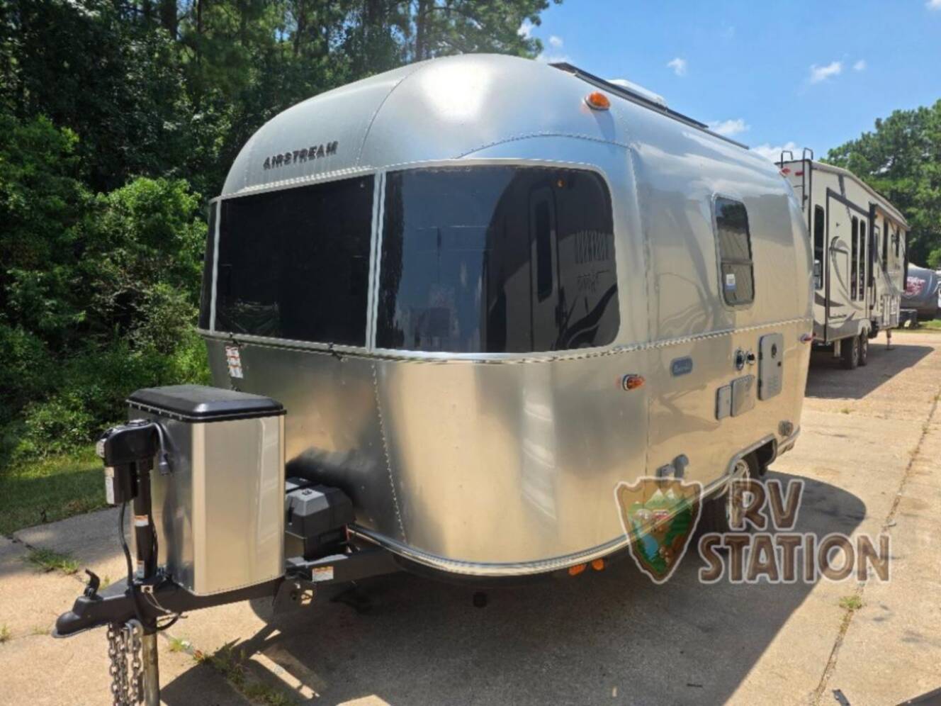 A photo of this 2025 Airstream Bambi 16RB