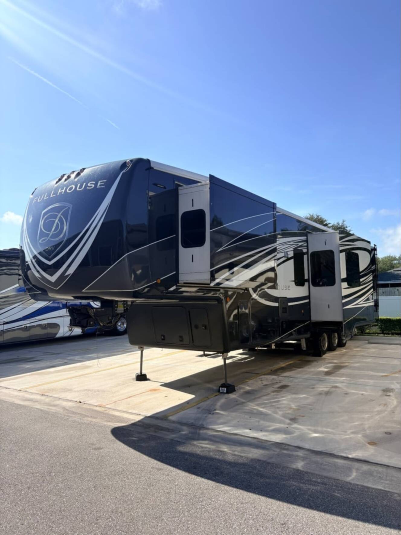 A photo of this 2022 DRV Full House MX450