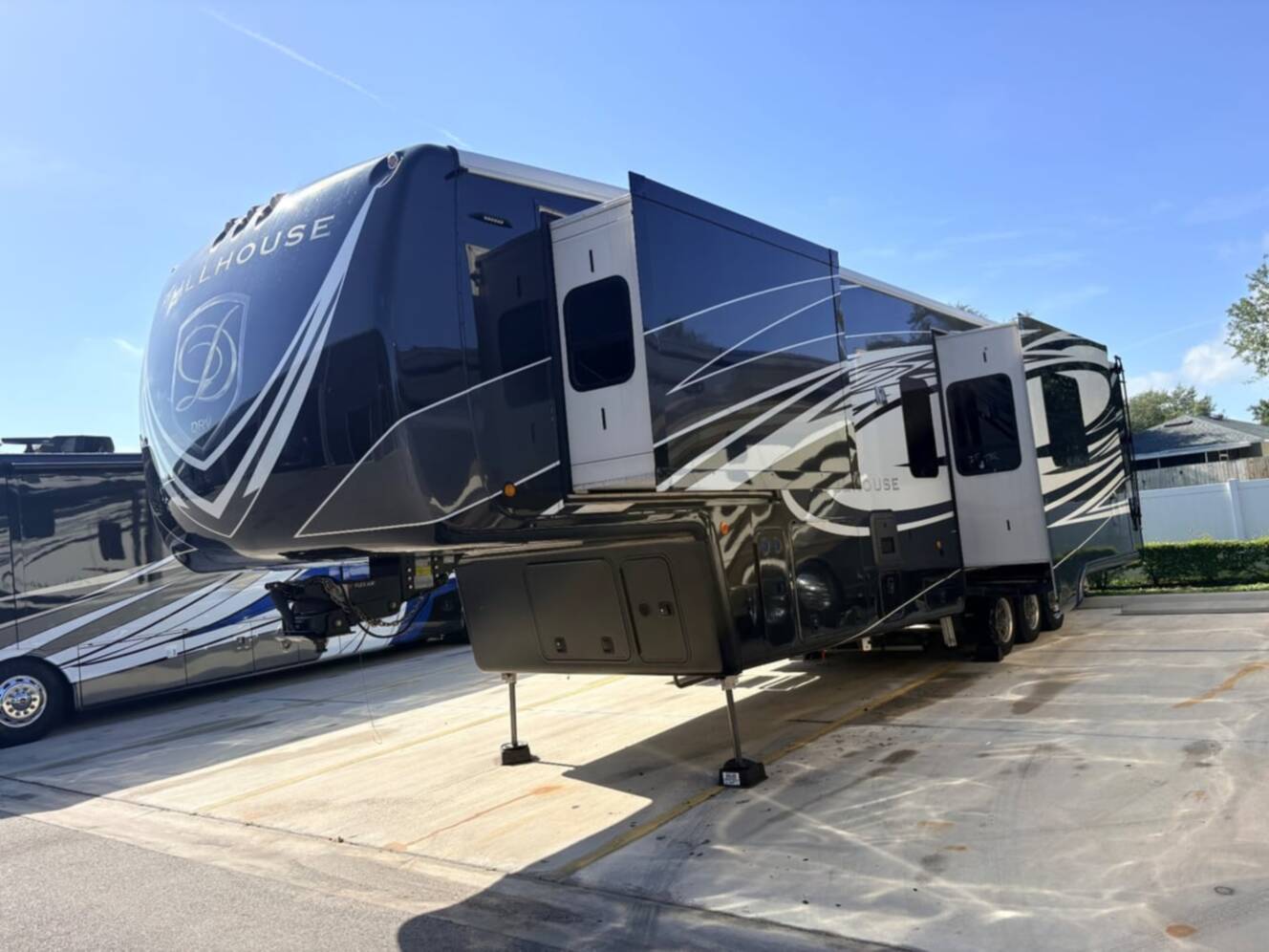 A photo of this 2022 DRV Full House MX450
