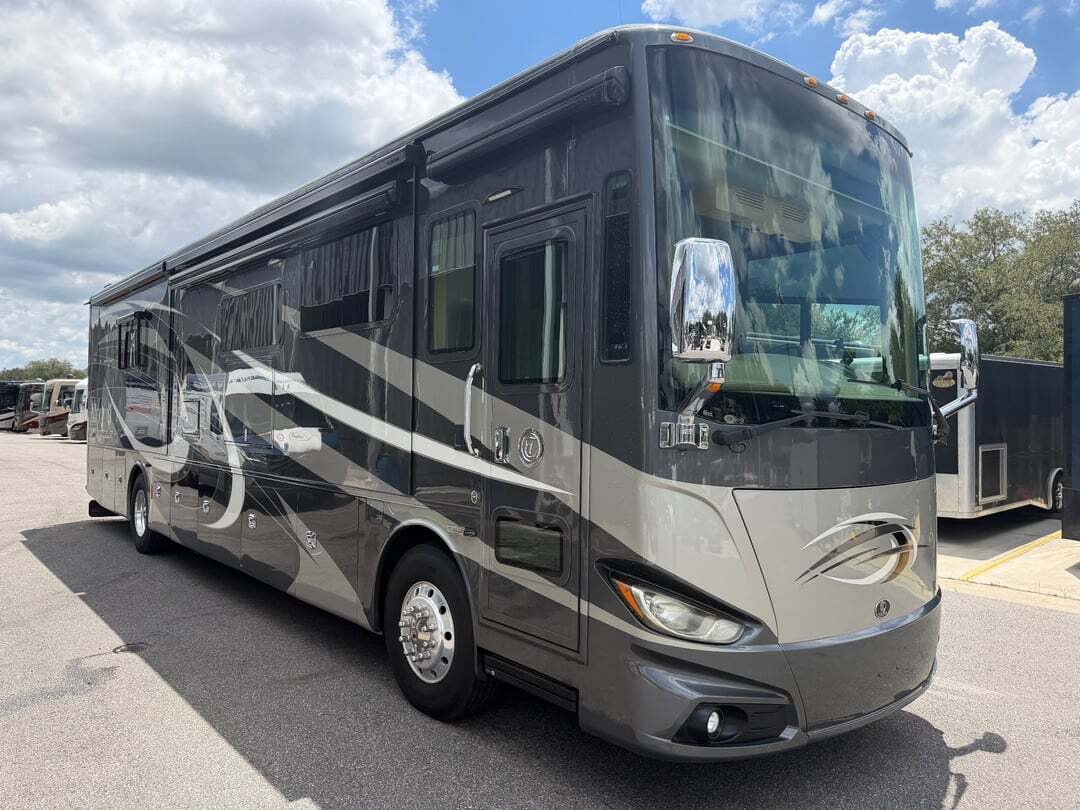 2019 Tiffin Phaeton 40 IH in seffner FL