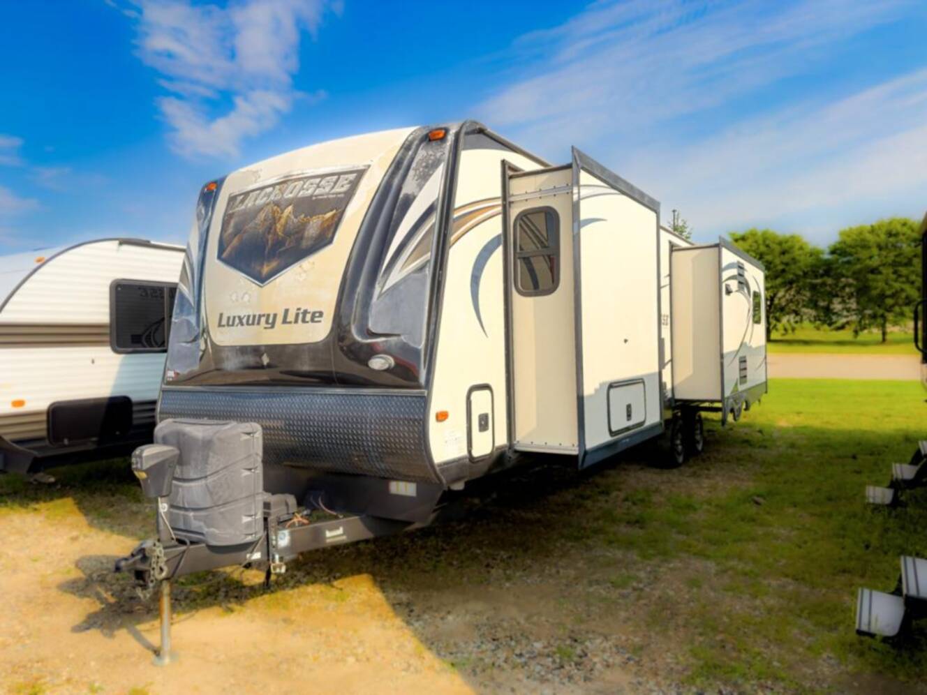 A photo of this 2017 Prime Time Rv LaCrosse 330RST