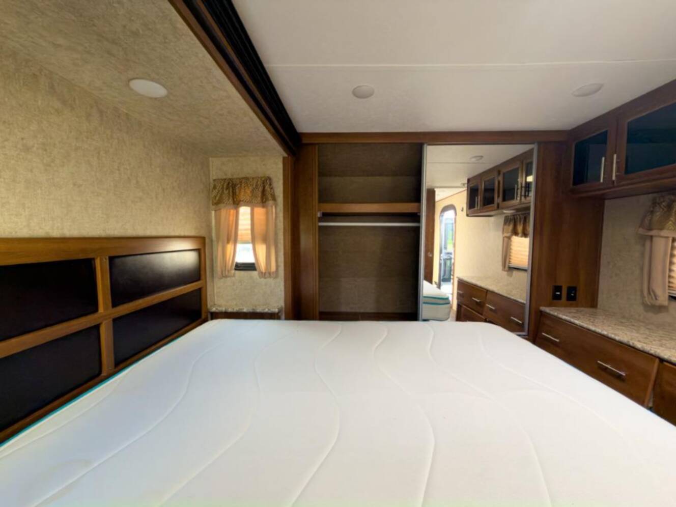 A photo of this 2017 Prime Time Rv LaCrosse 330RST
