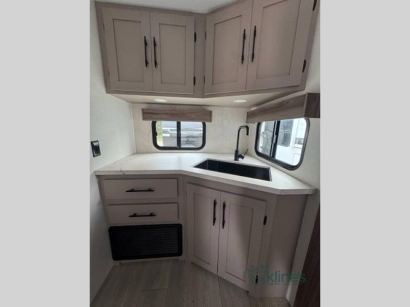 A photo of this 2027 Kz Connect SE C211MKSE