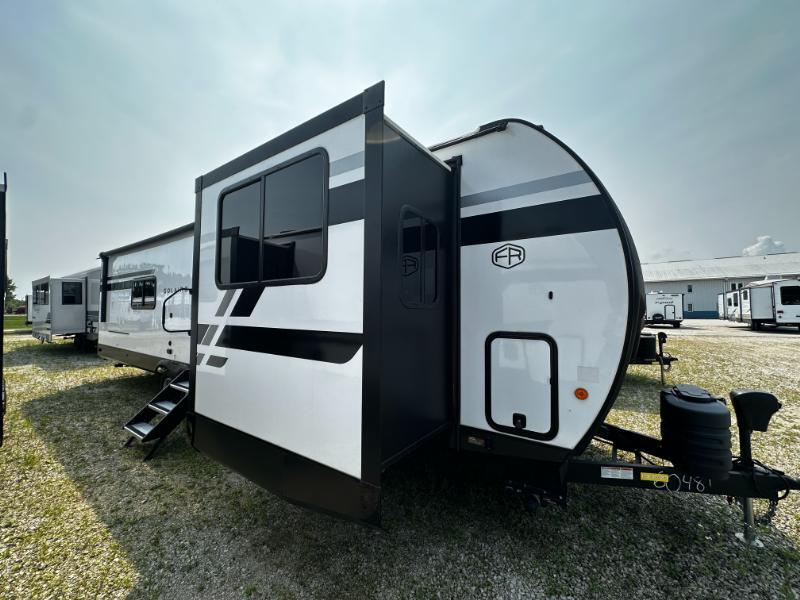 2025 Palomino SolAire Ultra Lite 3300FLBS in sturgeon bay WI