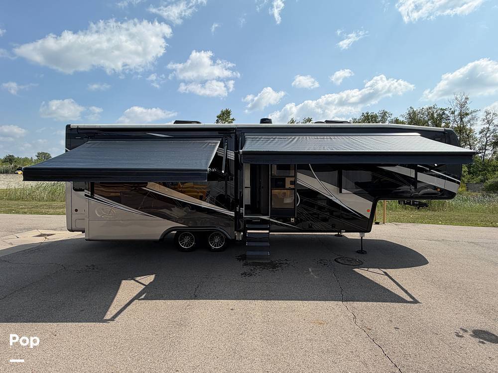 2025 DRV Mobile Suites 36RSSB3 in romulus MI
