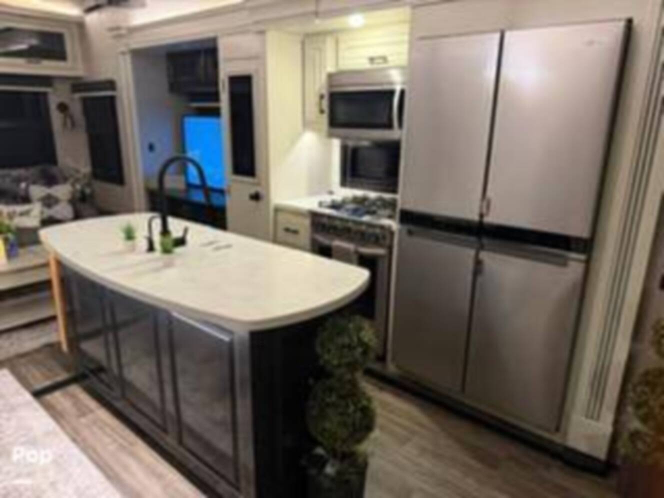 A photo of this 2023 Jayco Pinnacle 36SSWS