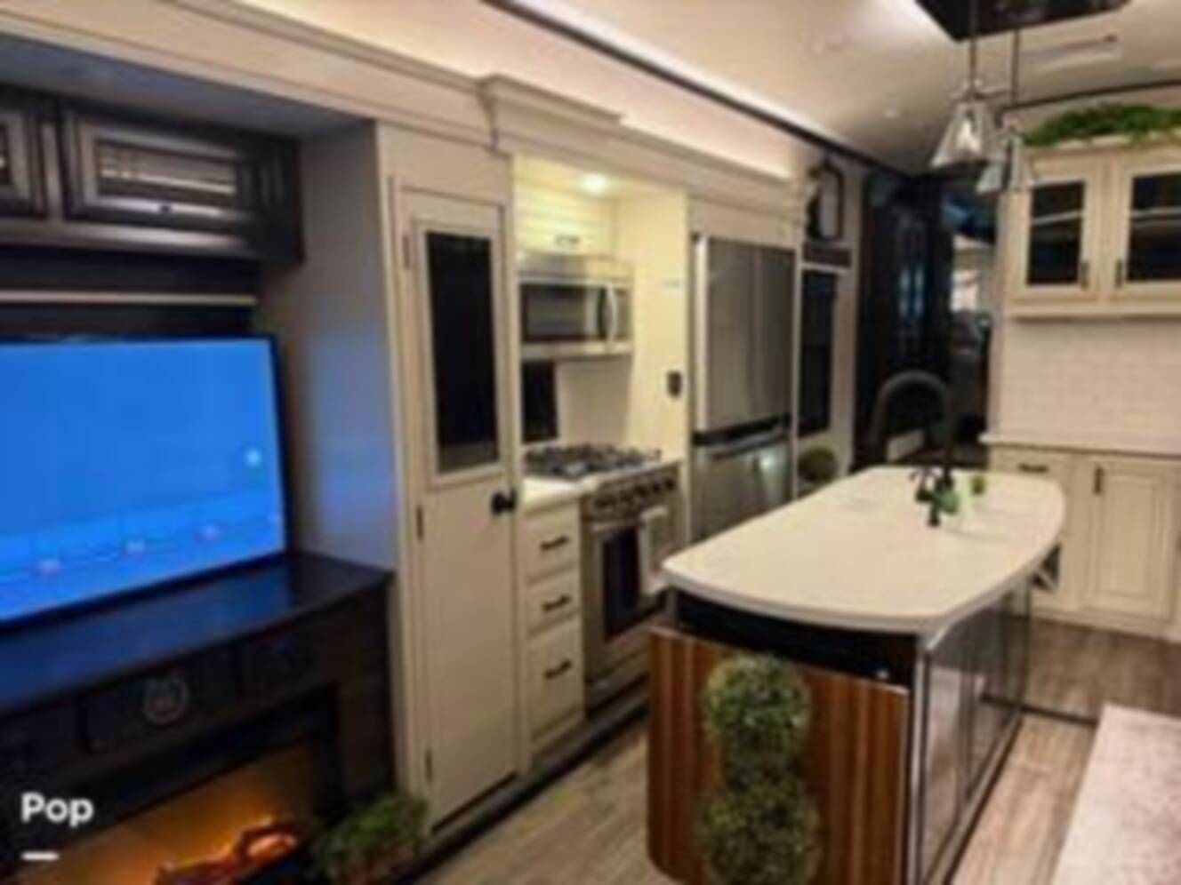 A photo of this 2023 Jayco Pinnacle 36SSWS