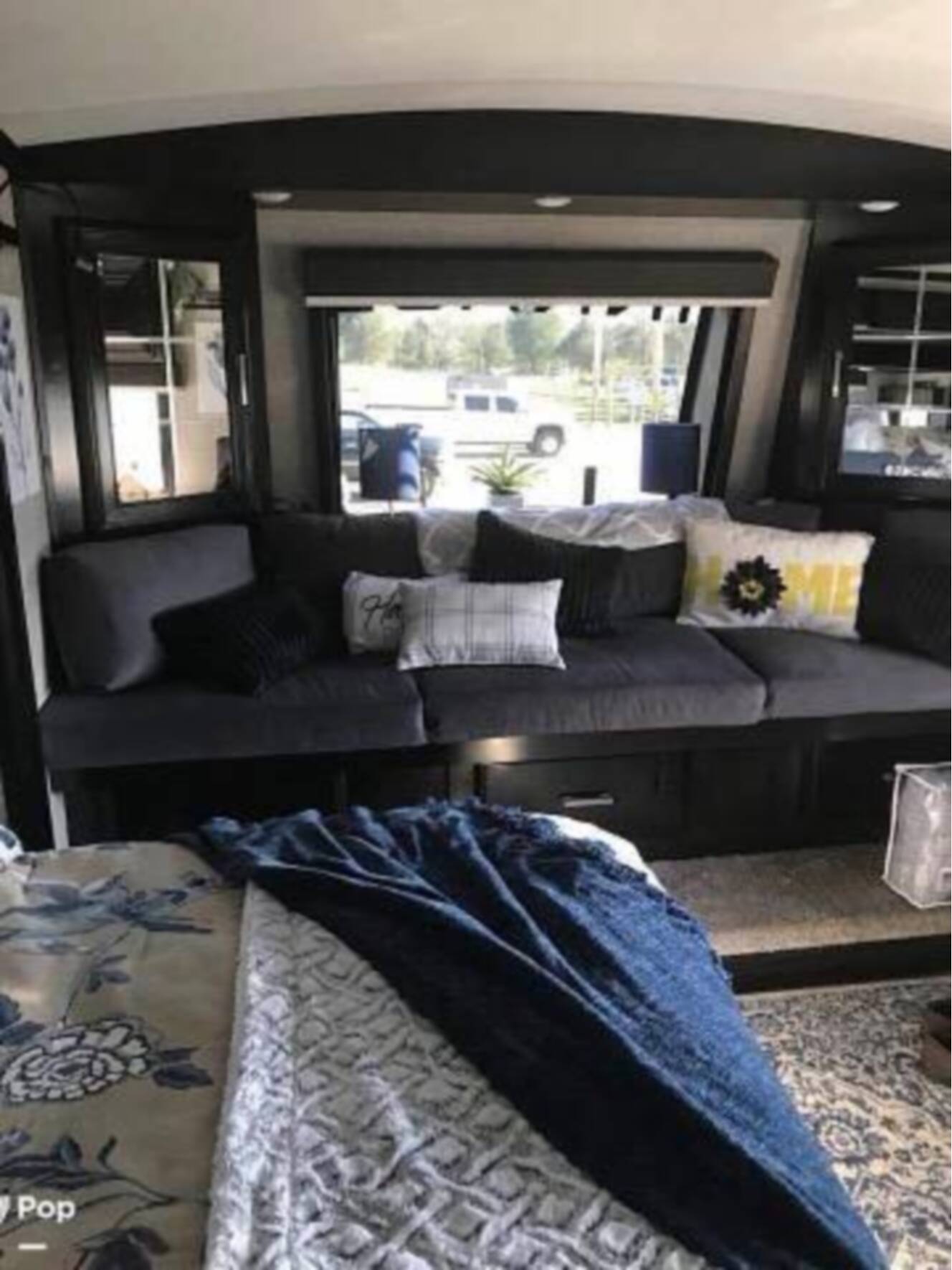 A photo of this 2023 Jayco Pinnacle 36SSWS