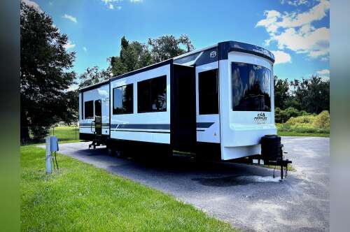 2027 Forest River Cedar Creek Cottage 40CCK in ocala FL