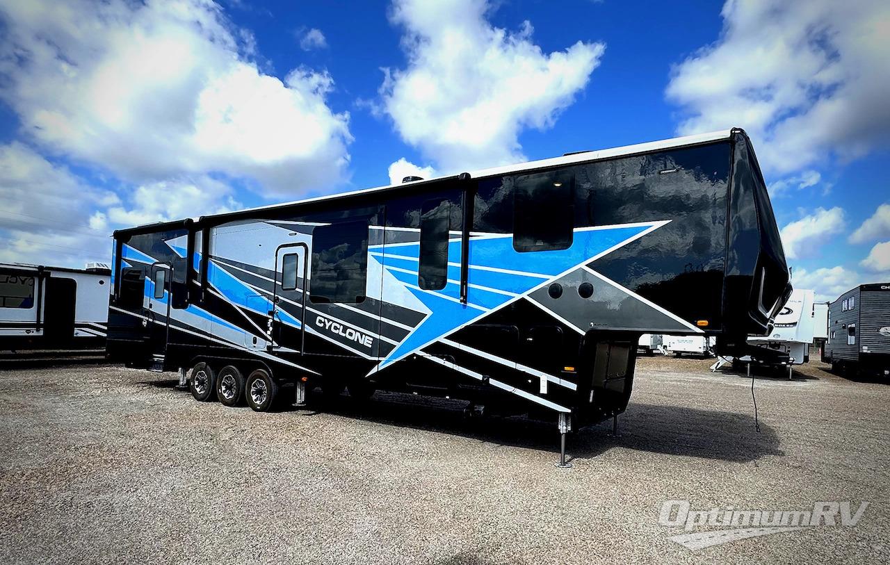 2023 Heartland Cyclone 4006 RV