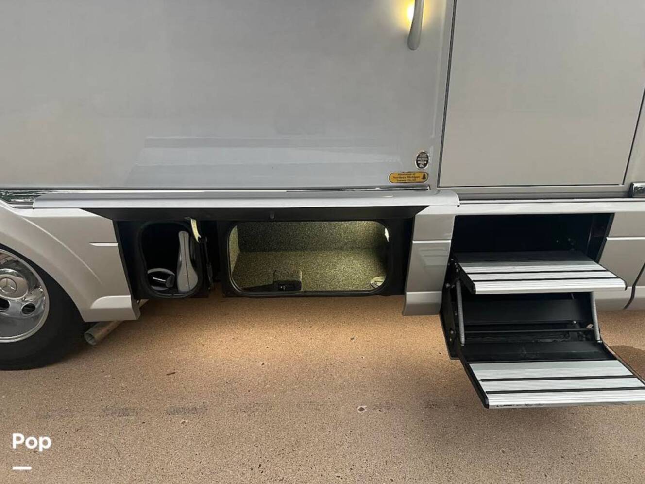 A photo of this 2025 Airstream Atlas Murphy Suite E1