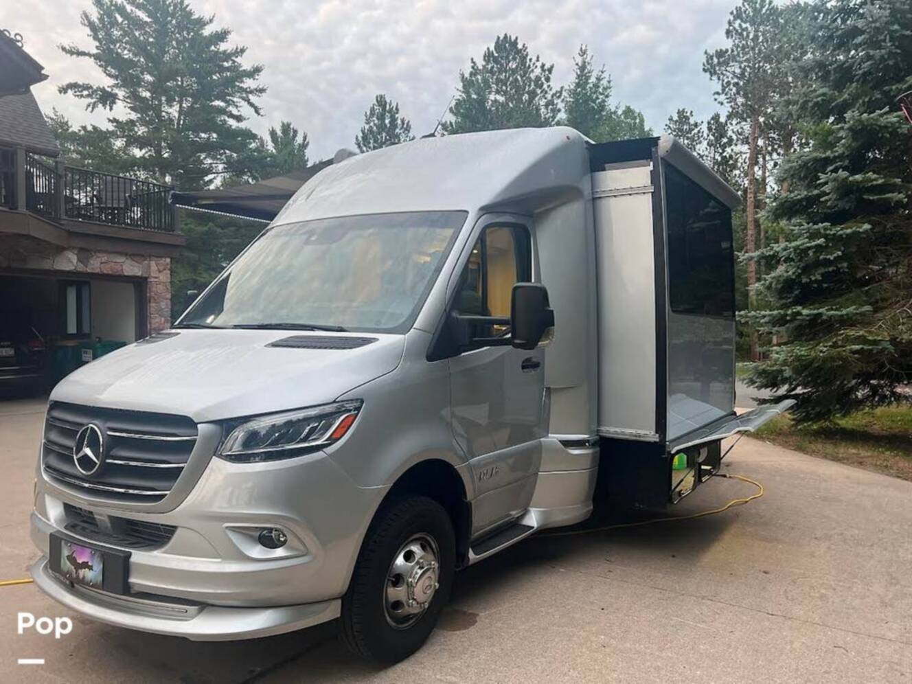 A photo of this 2025 Airstream Atlas Murphy Suite E1