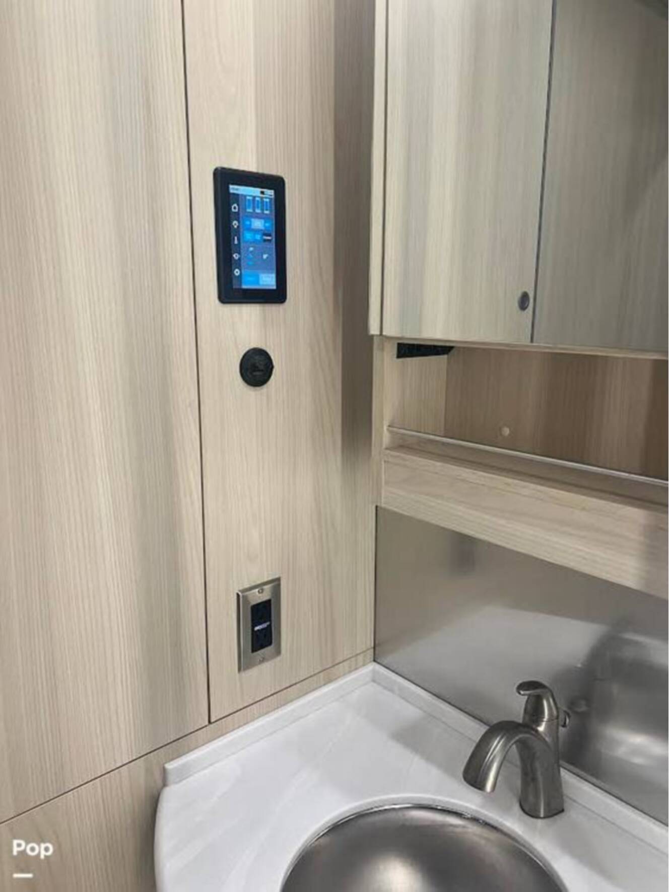 A photo of this 2025 Airstream Atlas Murphy Suite E1