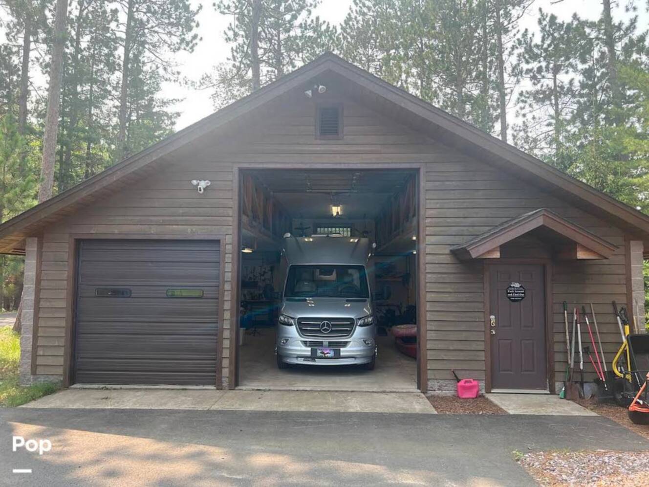 A photo of this 2025 Airstream Atlas Murphy Suite E1