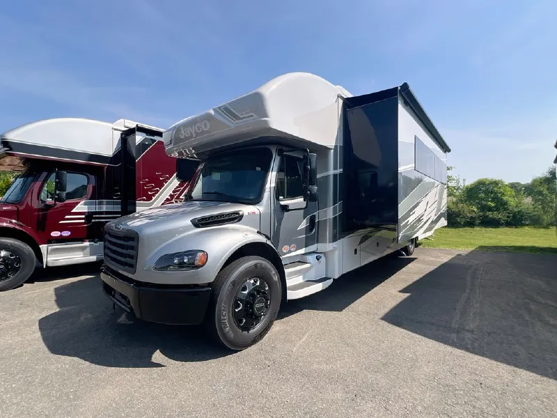 2027 Jayco Seneca Prestige 37K