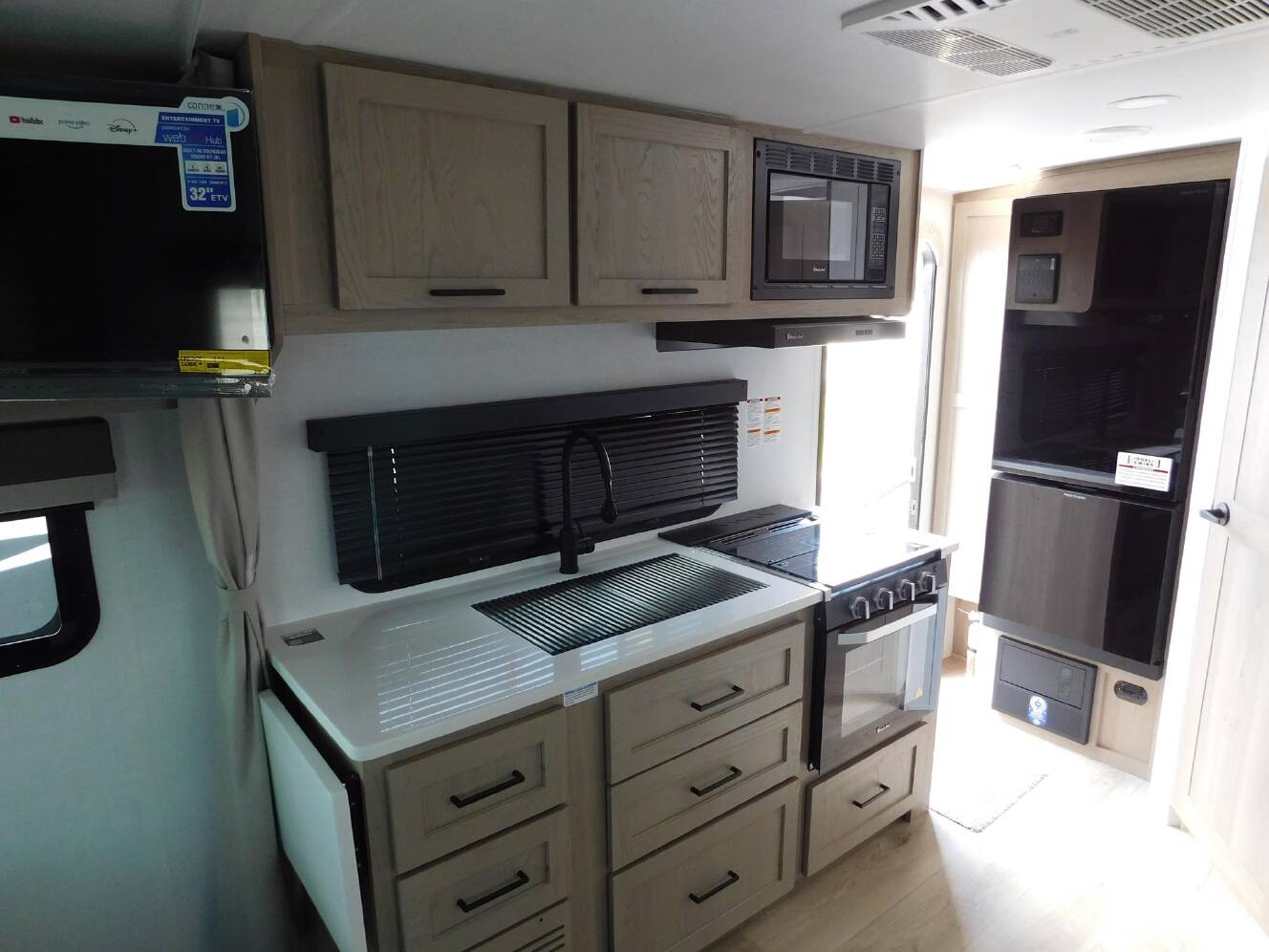 A photo of this 2026 Forest River FLAGSTAFF MICRO LITE 21FBRS