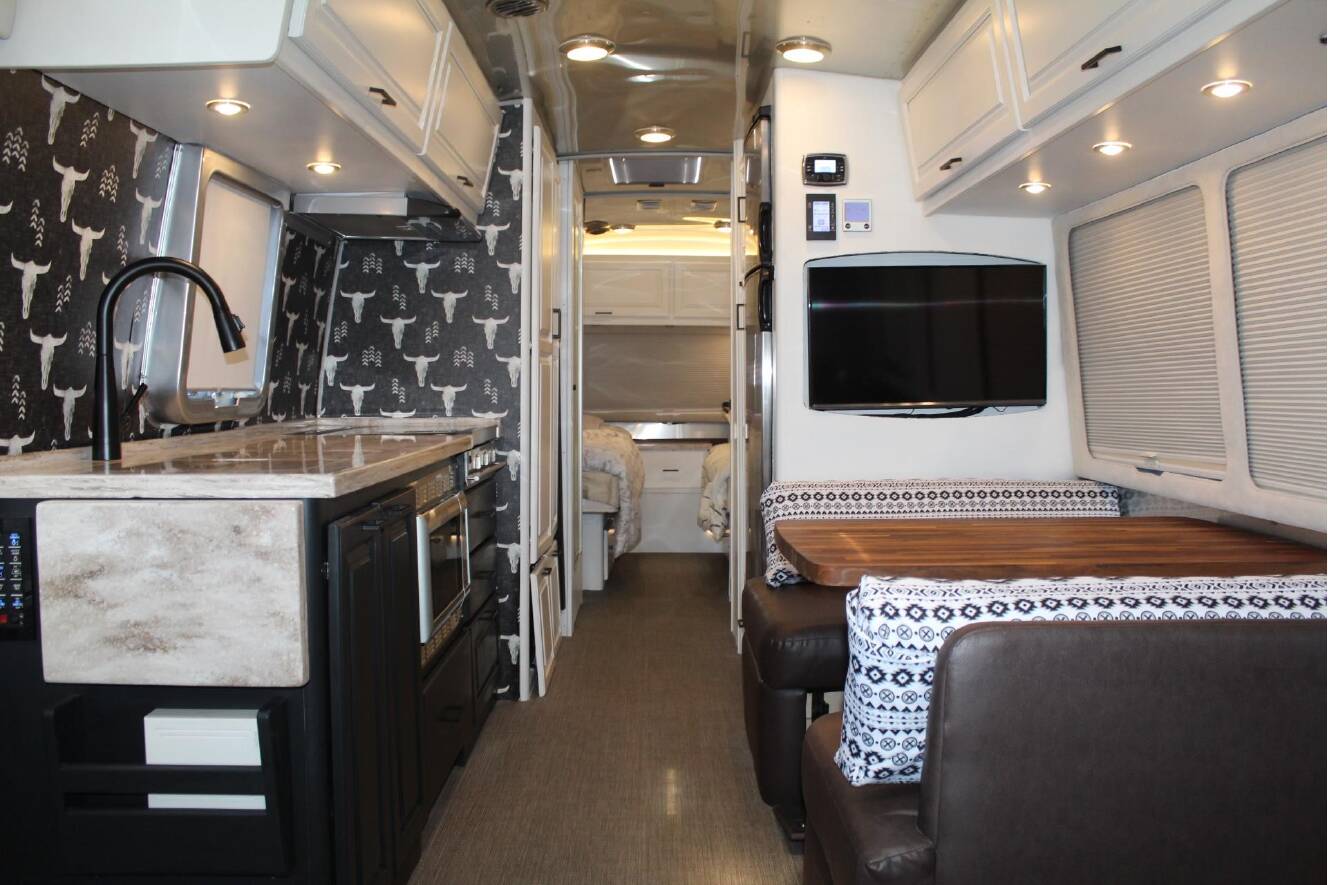 A photo of this 2017 Airstream CLASSIC 30RB