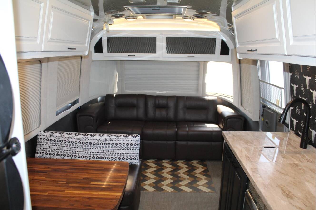 A photo of this 2017 Airstream CLASSIC 30RB