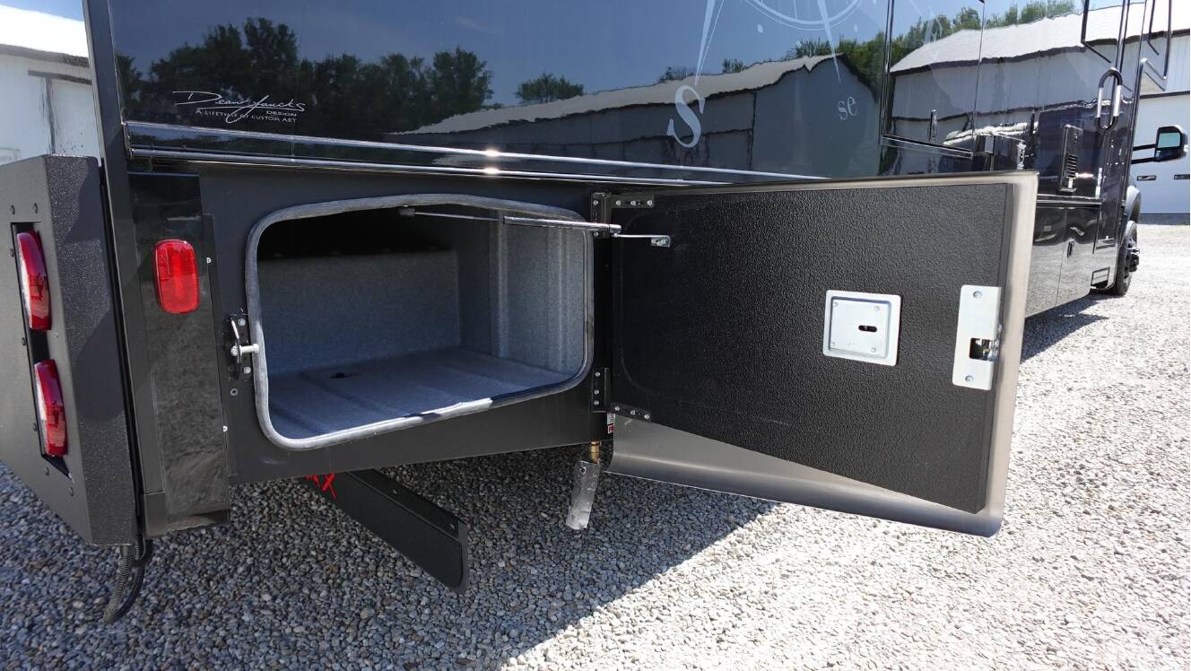 A photo of this 2027 Dynamax ISATA 6 30FW