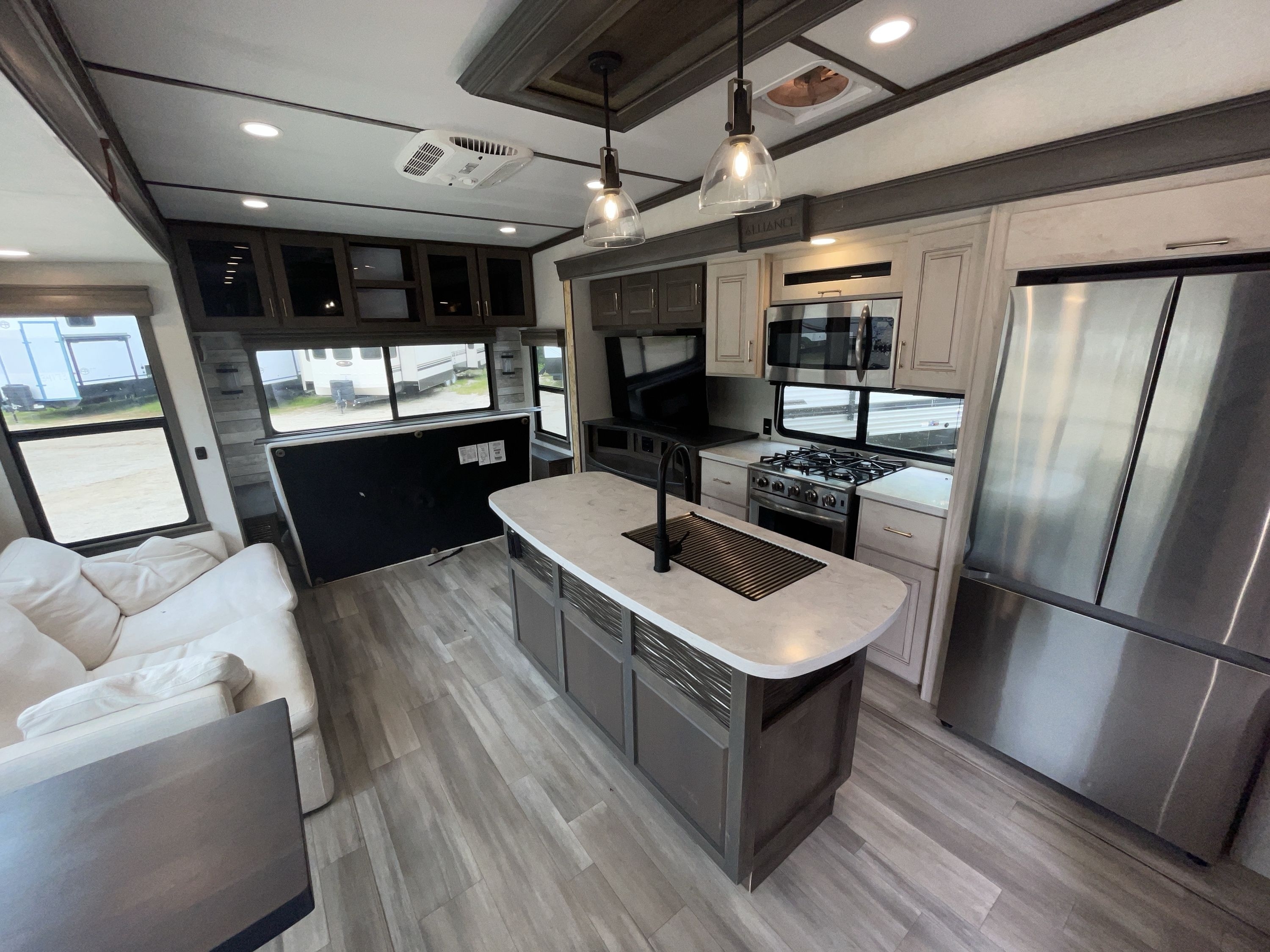 2022 Alliance PARADIGM 390MP in center conway NH