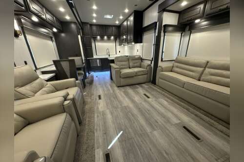 2021 DRV LUXURY SUITES MOBILE SUITES 41RKDB4 in north little rock AR