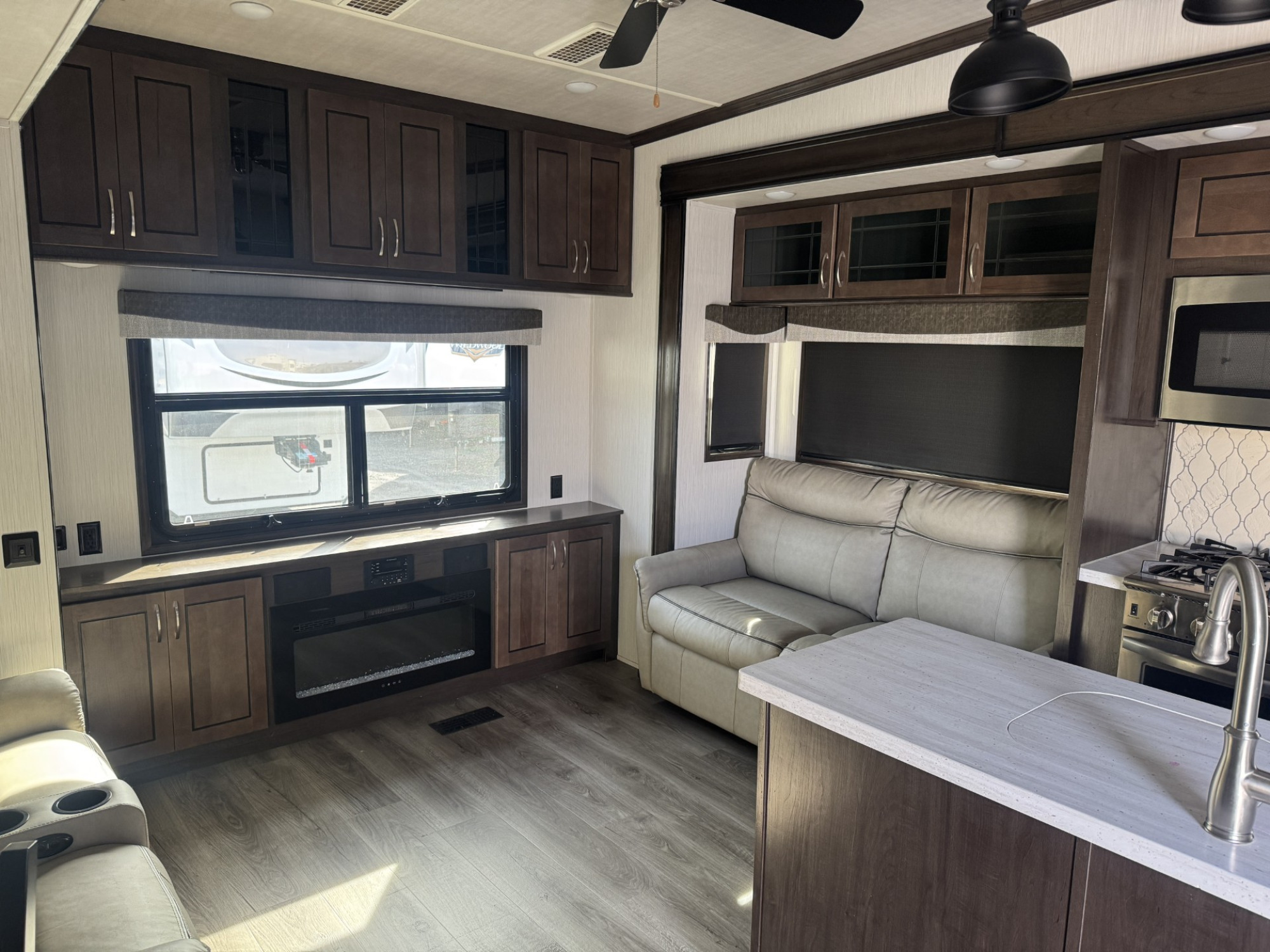 2021 Forest River CEDAR CREEK SILVERBACK 29RW in berkley MA