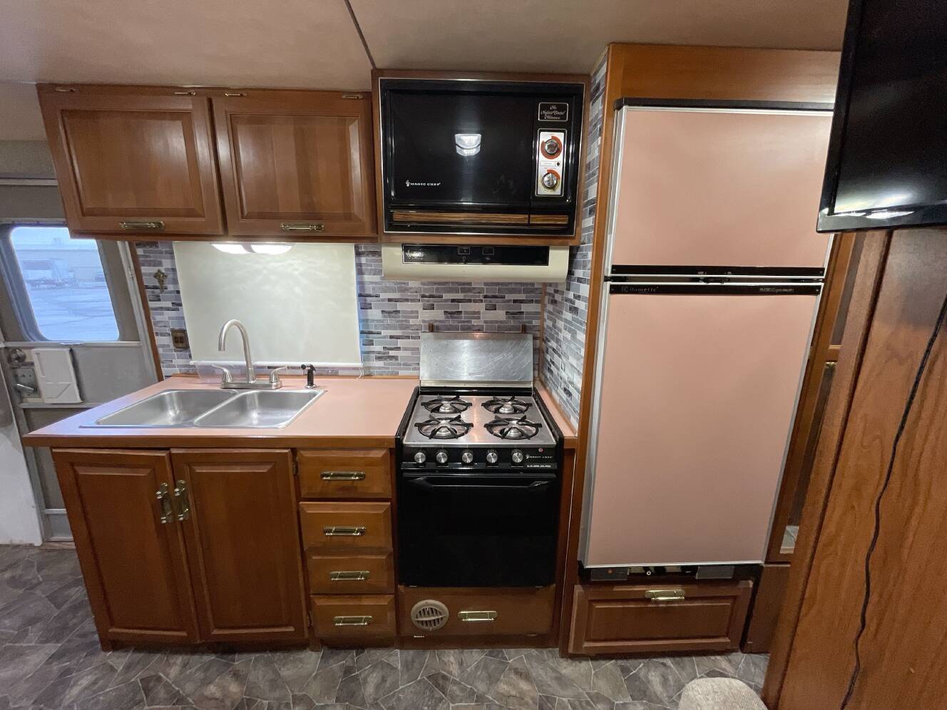 A photo of this 1986 Airstream AIRSTREAM ARGOSY