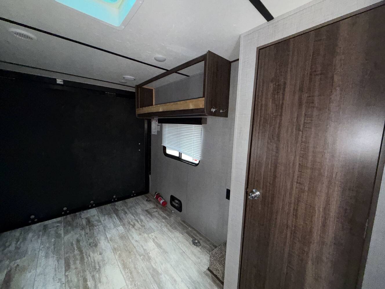 A photo of this 2019 Crossroads ZINGER 248RR