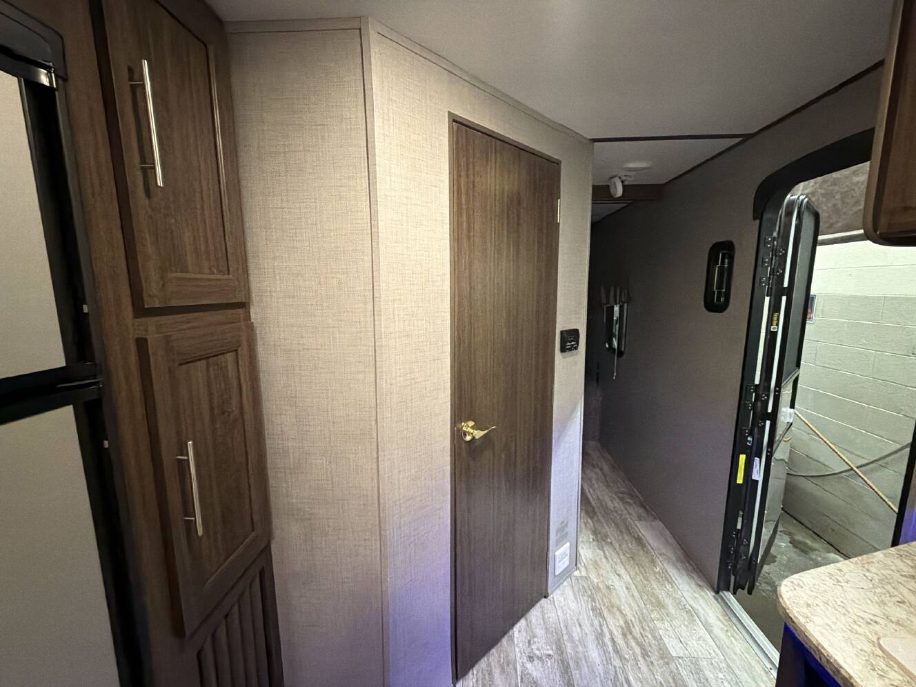A photo of this 2019 Crossroads ZINGER 248RR
