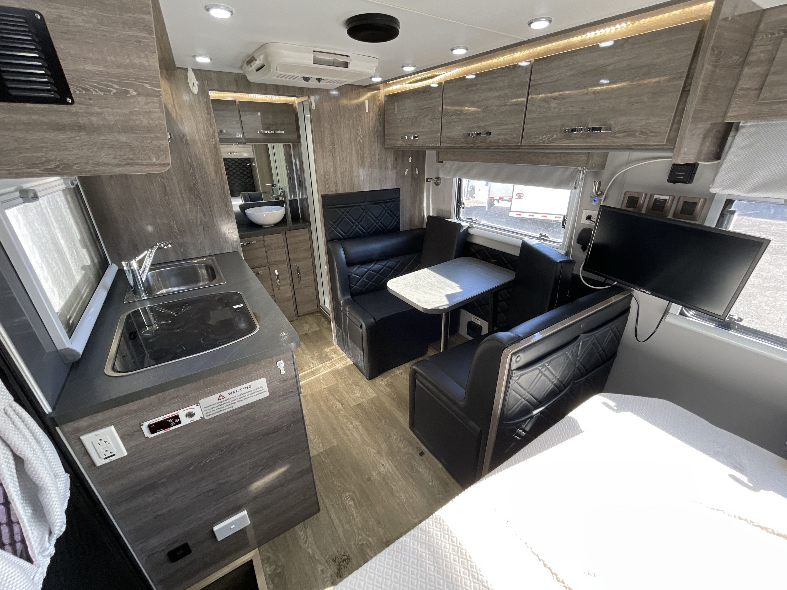 2020 Black Series BLACK SERIES CARAVAN HQ15 in tucson AZ