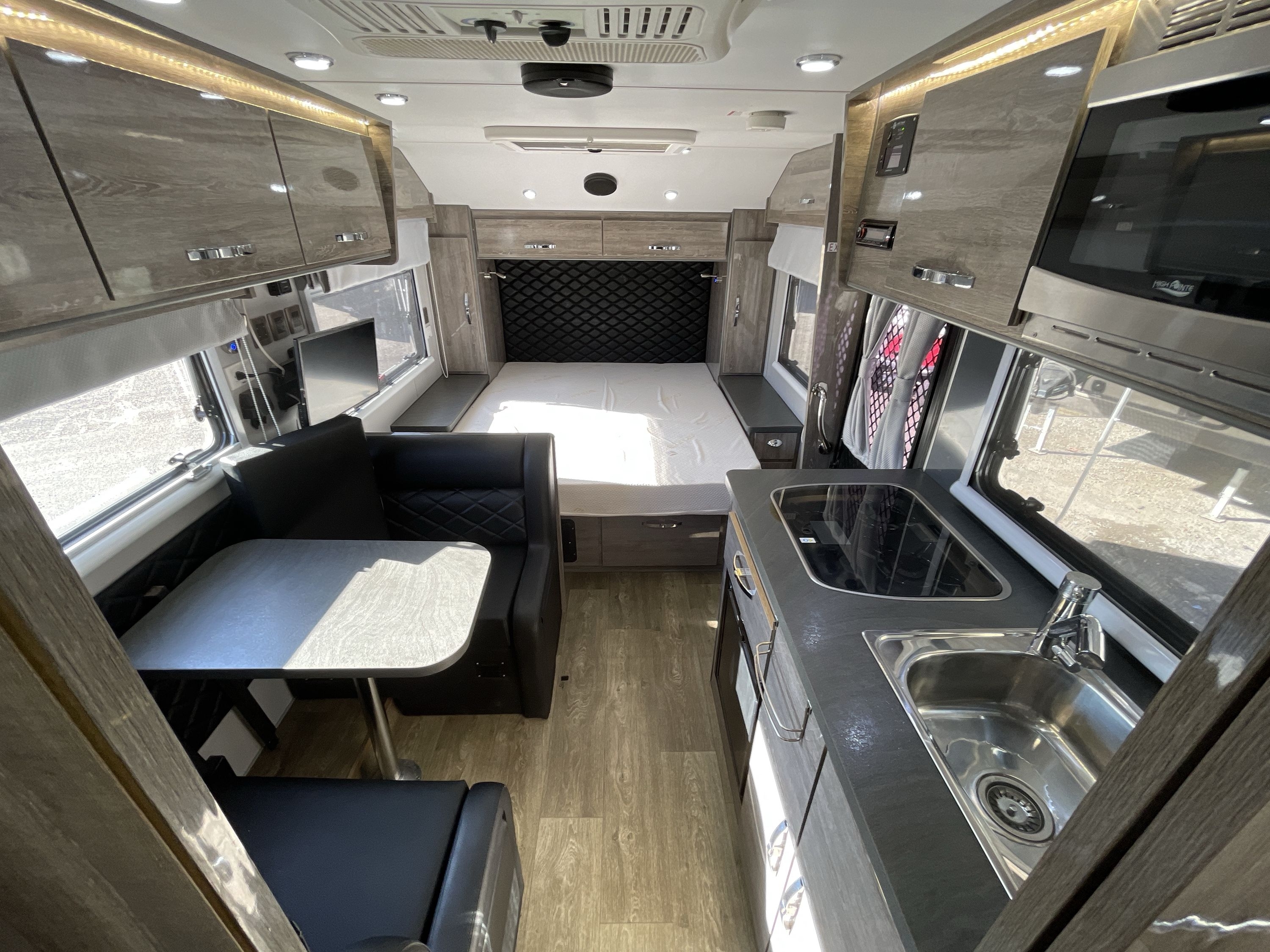 2020 Black Series BLACK SERIES CARAVAN HQ15 in tucson AZ