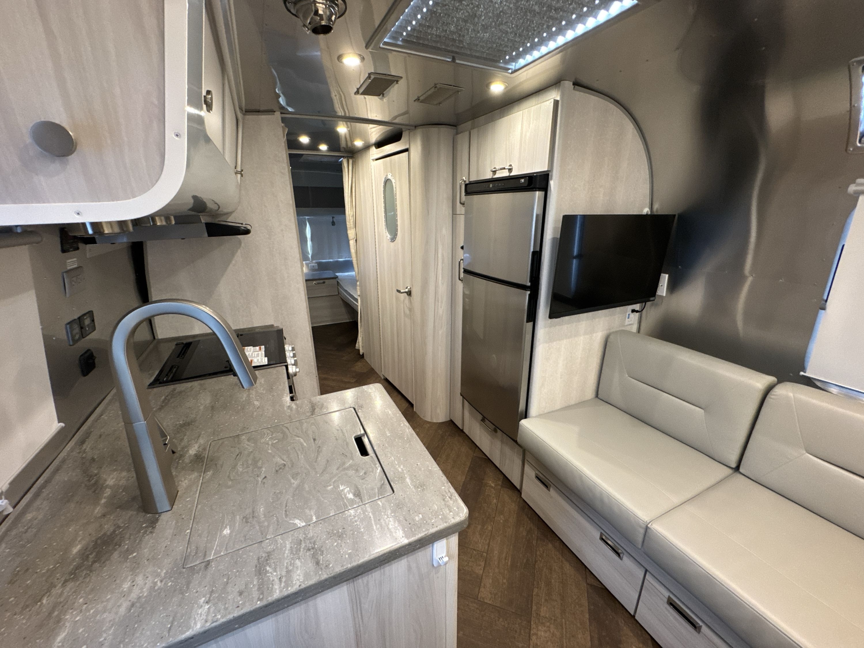 2023 Airstream INTERNATIONAL 25RB TWIN in lake city FL