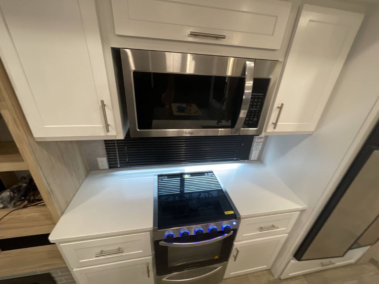 A photo of this 2022 Alliance AVENUE 32RLS