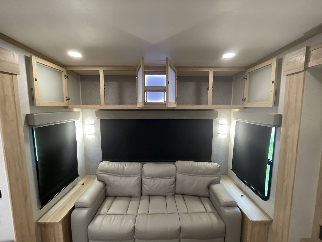 A photo of this 2022 Alliance AVENUE 32RLS