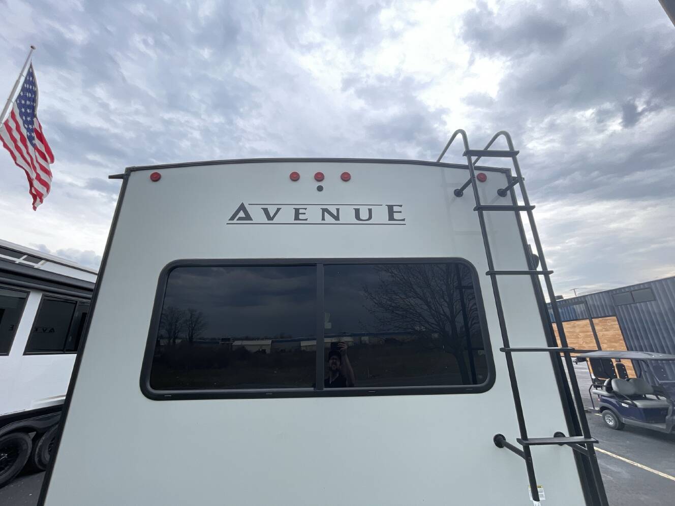 A photo of this 2022 Alliance AVENUE 32RLS