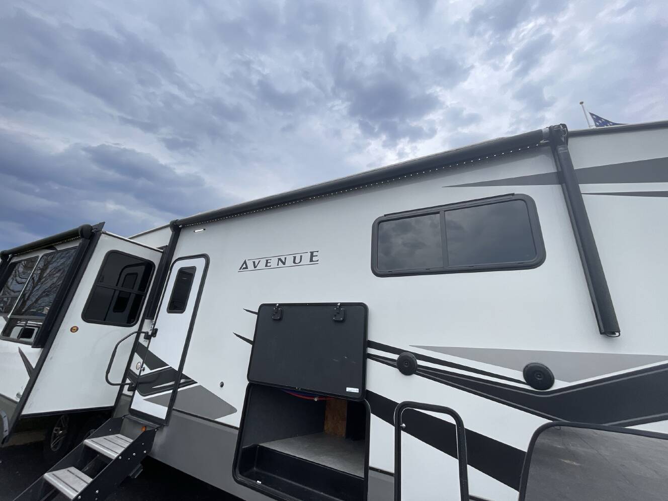A photo of this 2022 Alliance AVENUE 32RLS