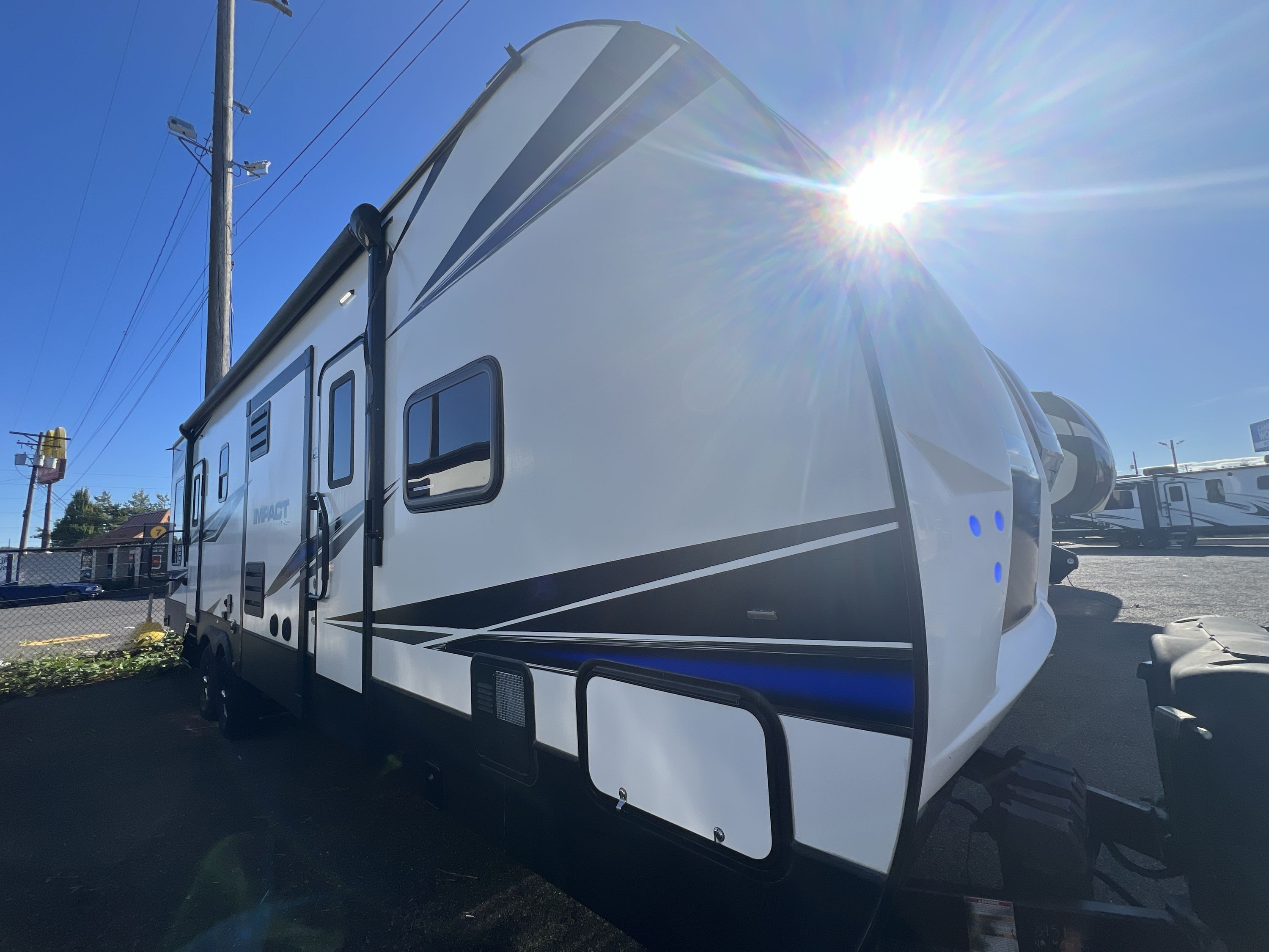 2020 Keystone IMPACT 332 Travel Trailer Toy Hauler RV