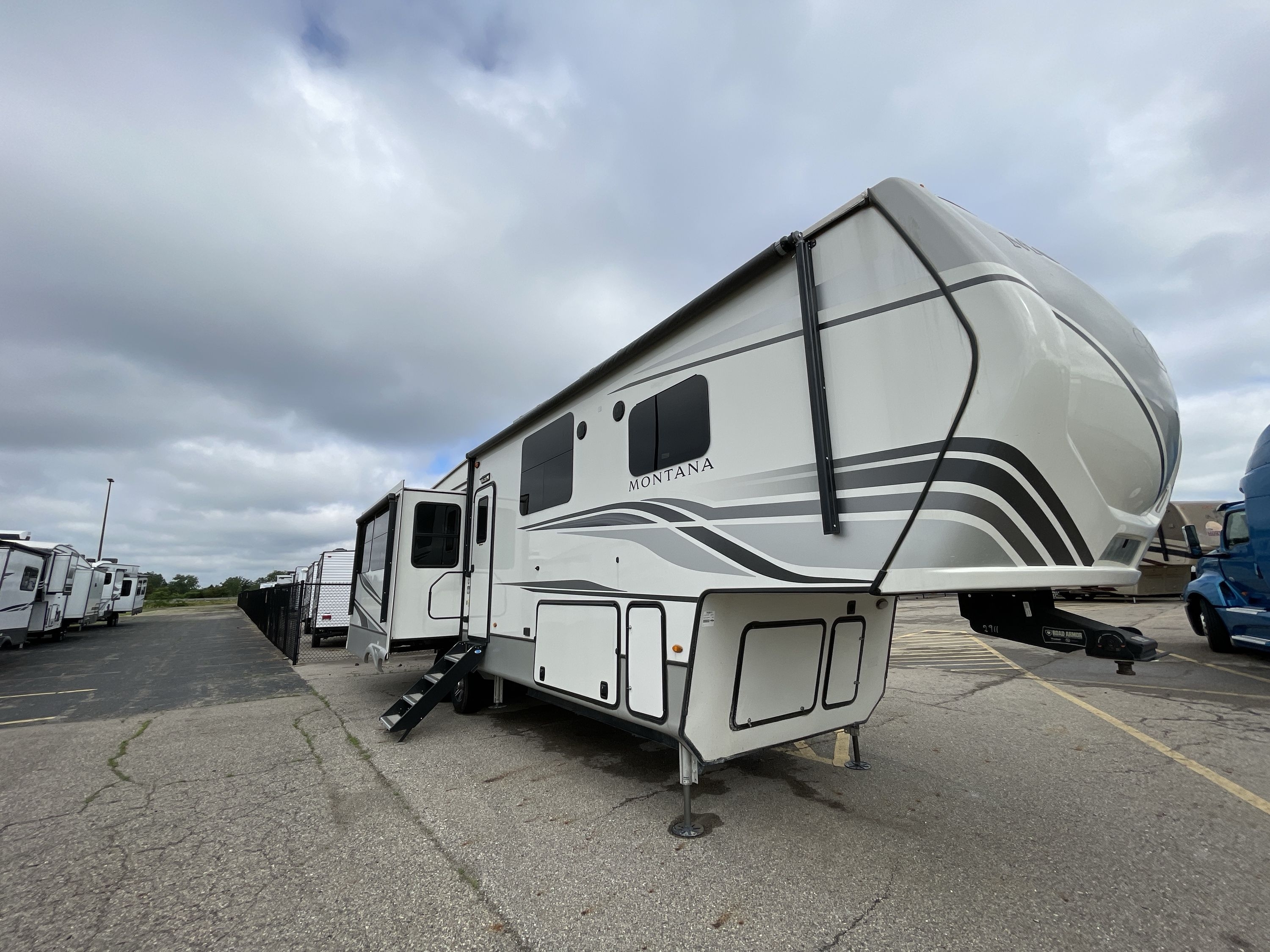 2022 Keystone MONTANA 3231CK RV