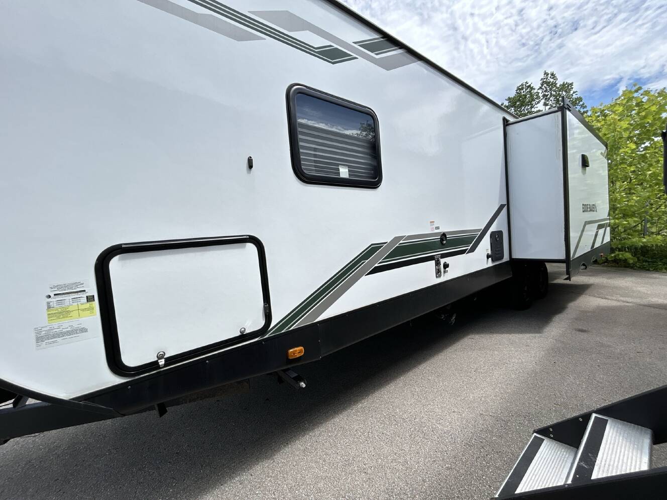 A photo of this 2025 Heartland EDDIE BAUER 2900RL-L