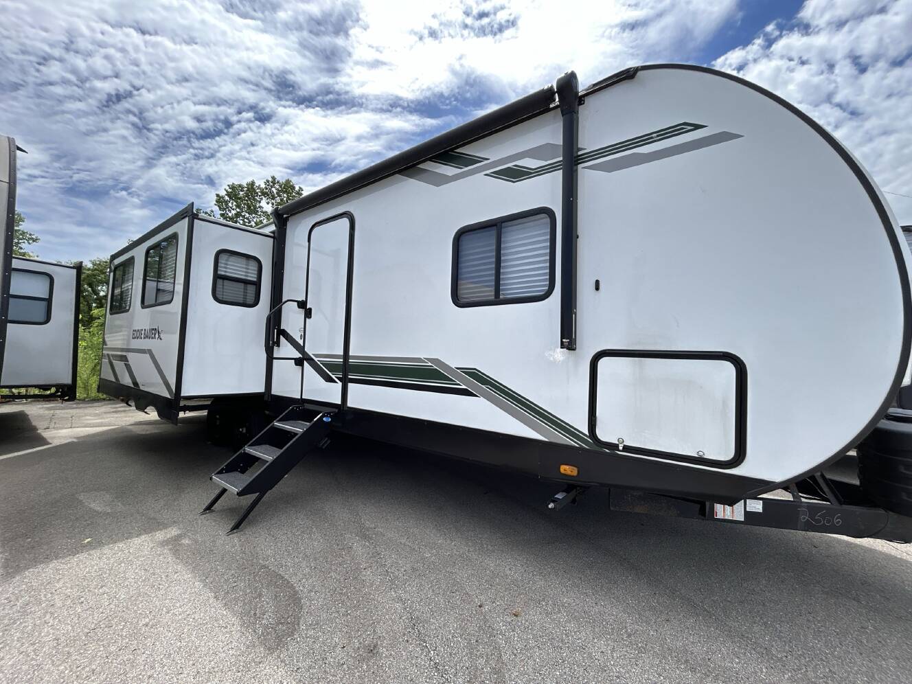 A photo of this 2025 Heartland EDDIE BAUER 2900RL-L