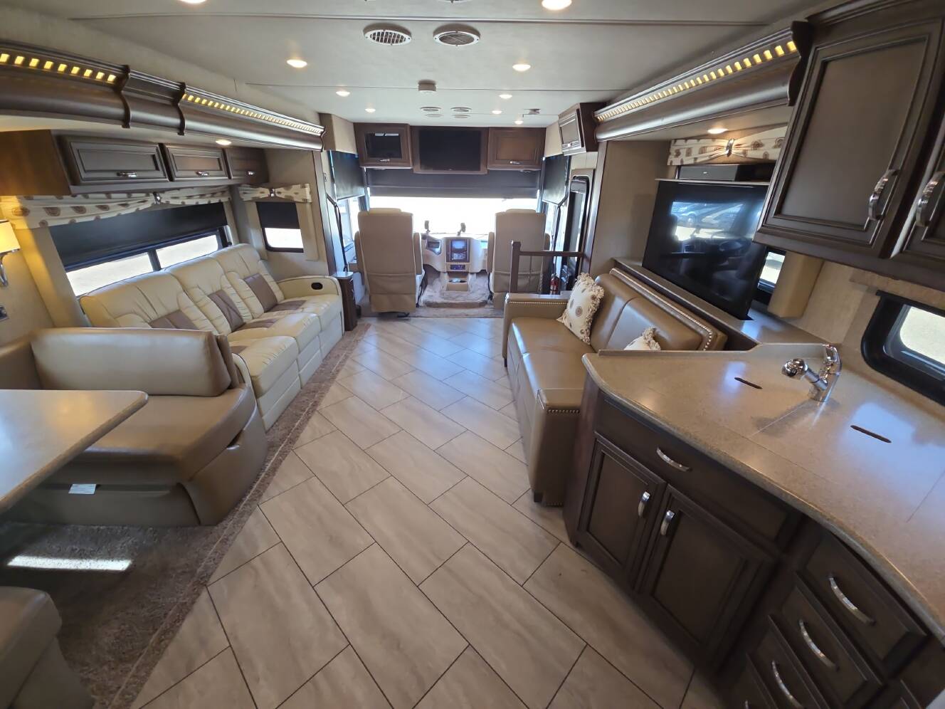 A photo of this 2020 Newmar BAY STAR 3626
