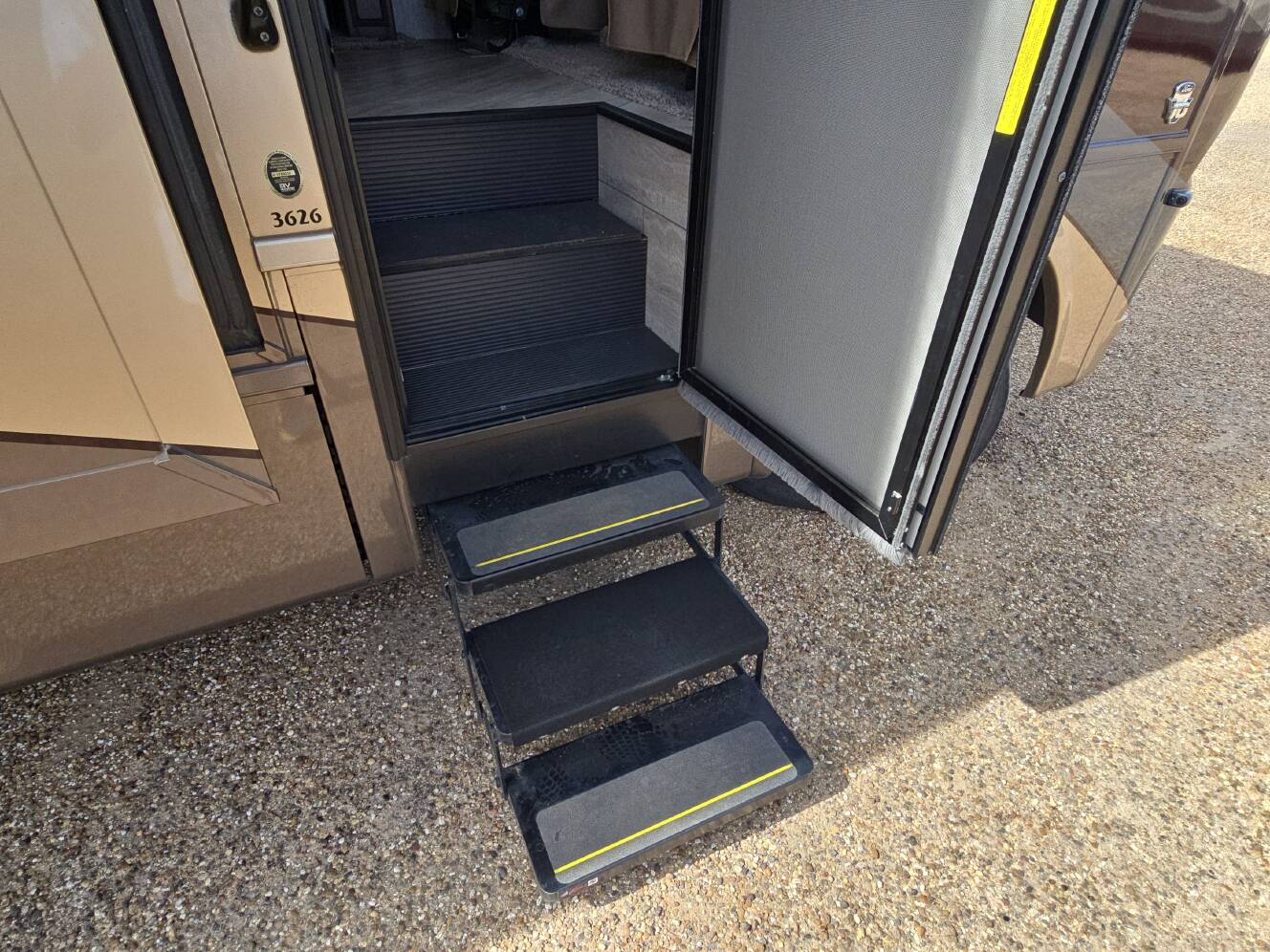 A photo of this 2020 Newmar BAY STAR 3626