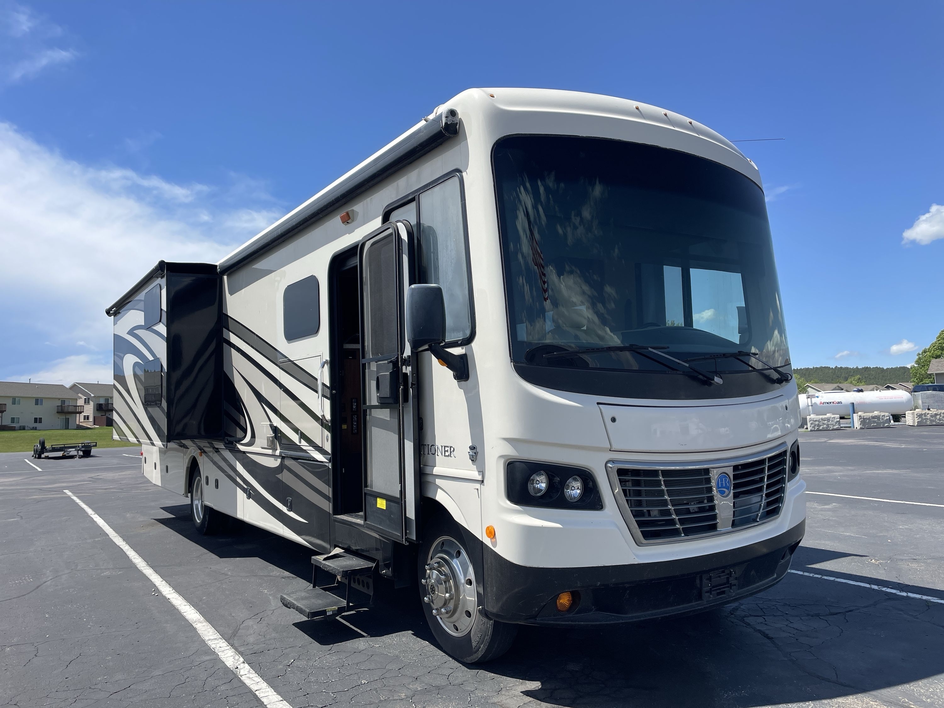 2017 Holiday Rambler VACATIONER XE 36F in summerset SD