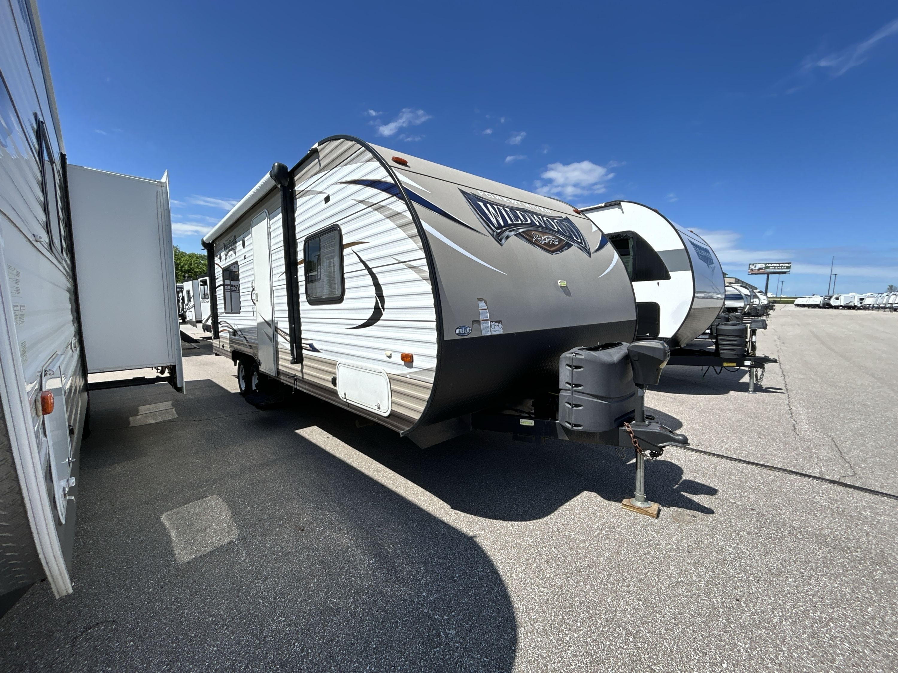 2017 Forest River WILDWOOD X-LITE 241QBXL in greenfield IN