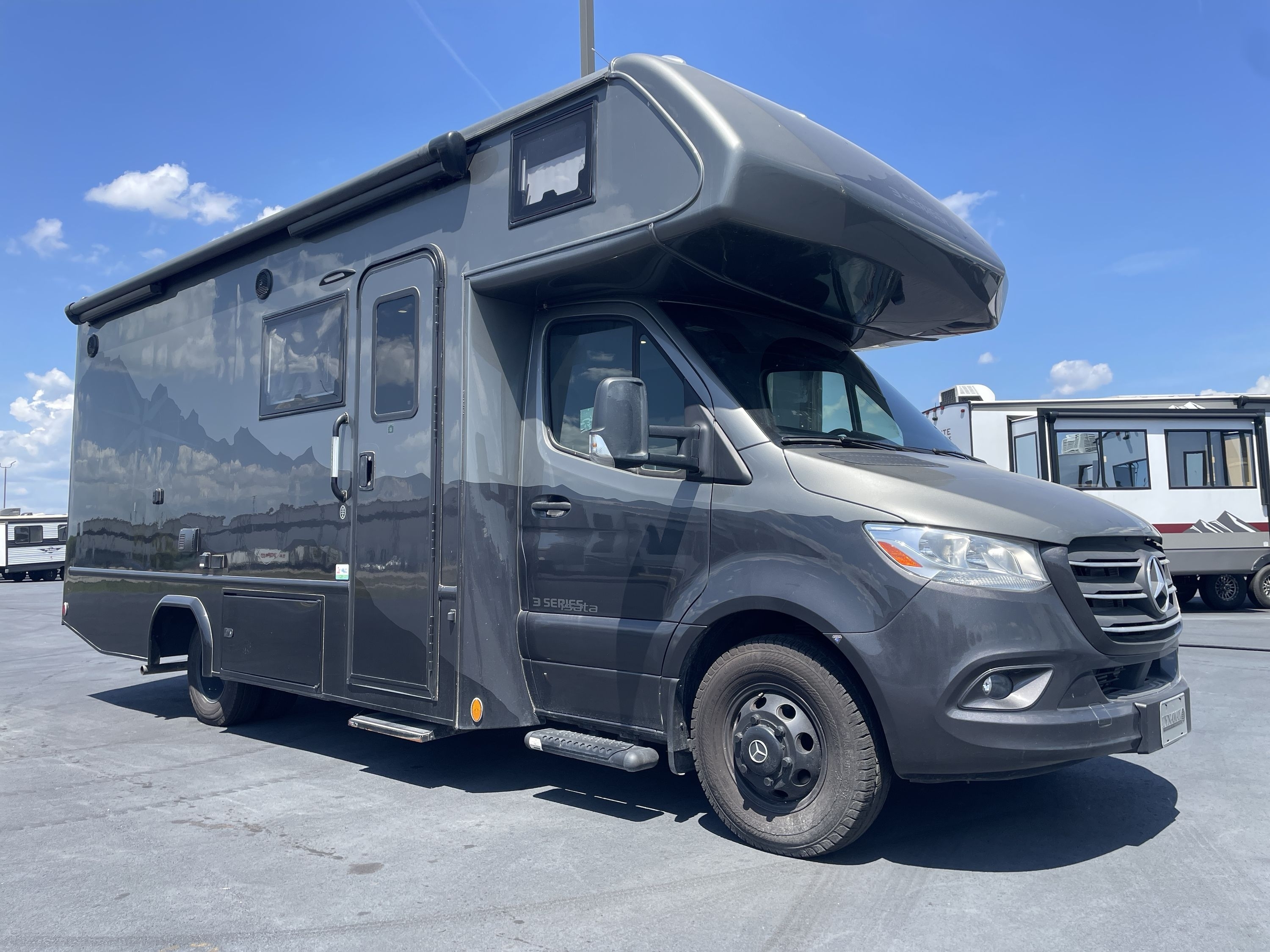 2024 Dynamax ISATA 3 24FWSFX RV