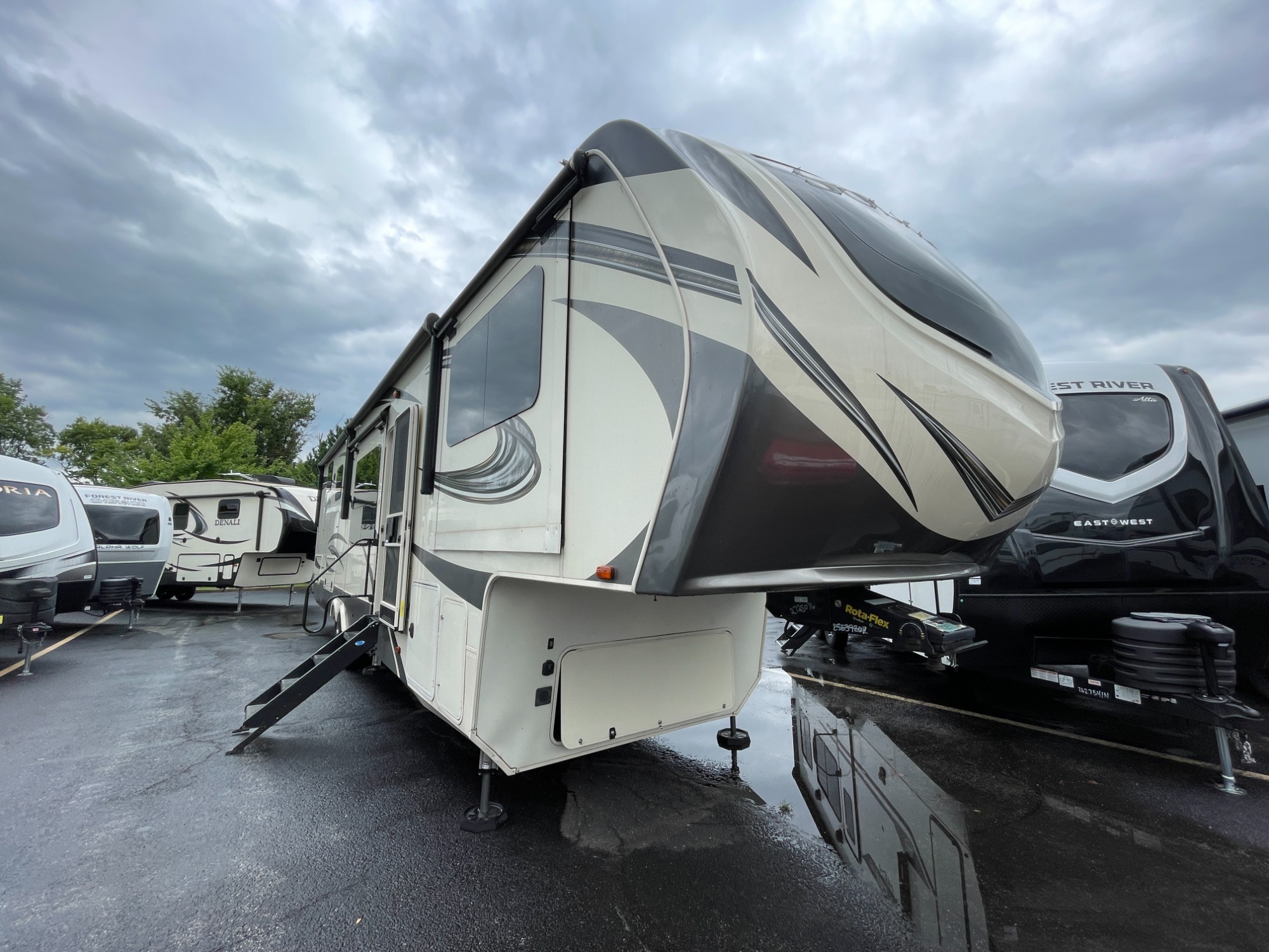 2019 Grand Design SOLITUDE 380FL in greenwood IN